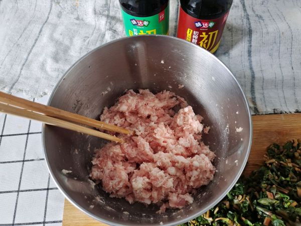 消暑热吃马齿苋肉包
