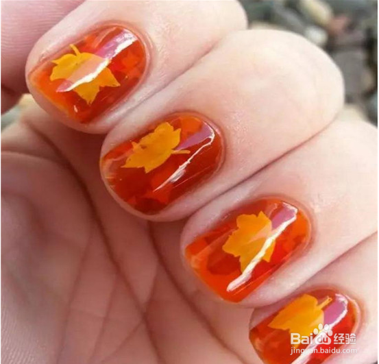 适合秋季的美甲图片