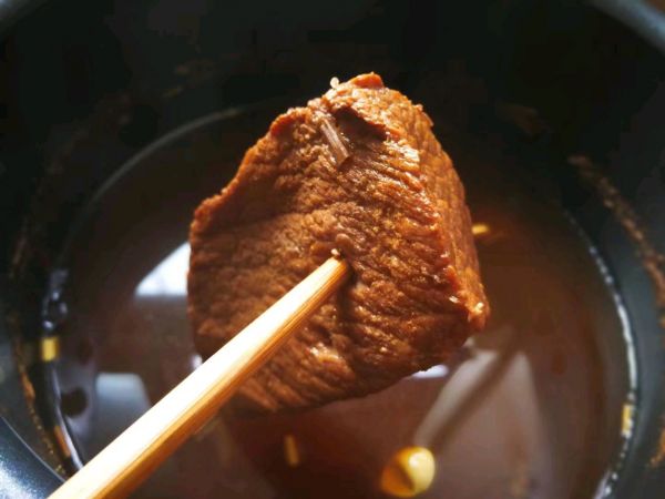 麻辣卤汤牛肉面