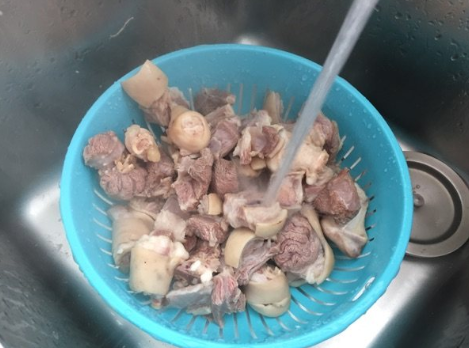 用电饭煲可以炖羊肉吗