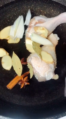 怎么做麻辣手撕鸡腿肉