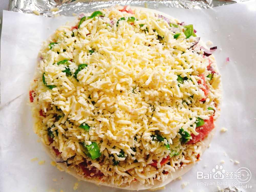 厨爸教你做青椒牛肉培根烤肠披萨