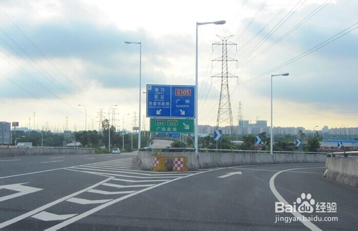 怎样在高速公路上安全行车，避免车祸。