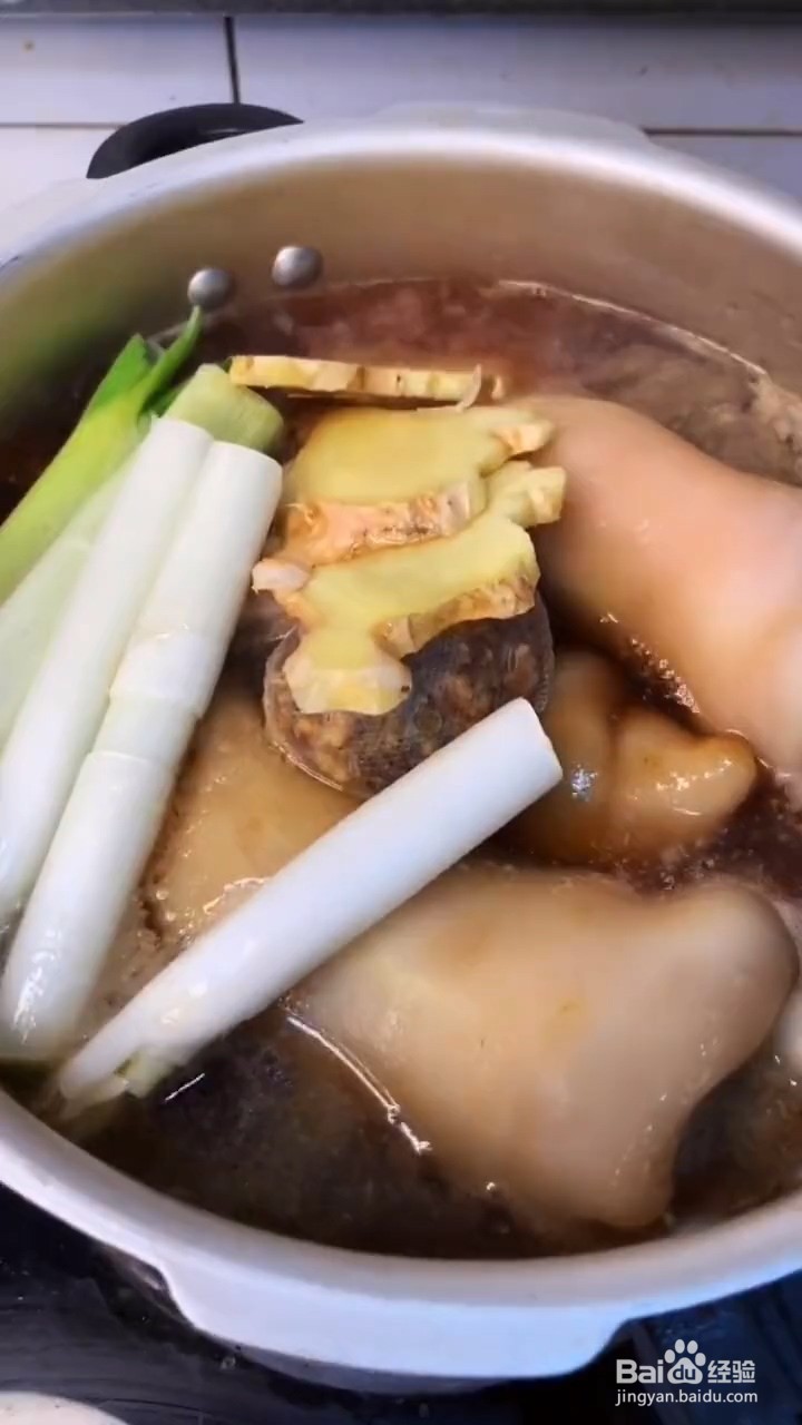 如何制作东北酱猪蹄