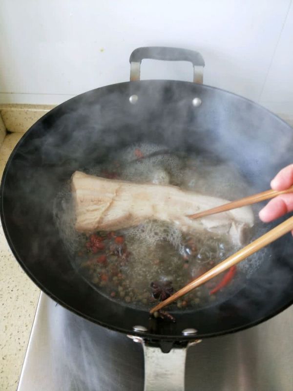 肉烧蒜苔(回锅肉版,下酒神菜)