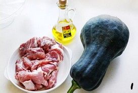 南瓜烧排骨的制作