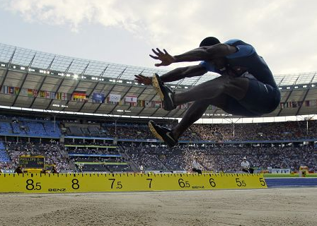 运动会跳远加油稿 30字