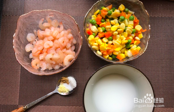 玉米豌豆炒虾仁的做法