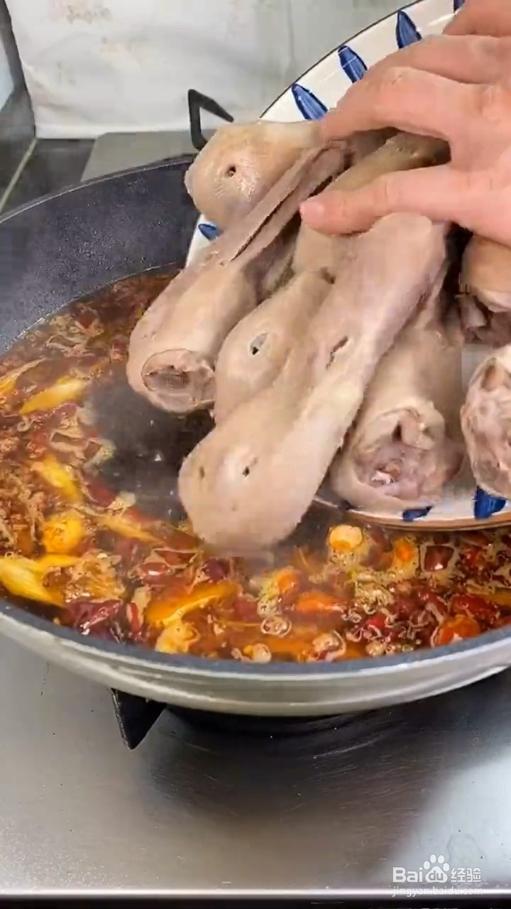 如何制作卤鸭头