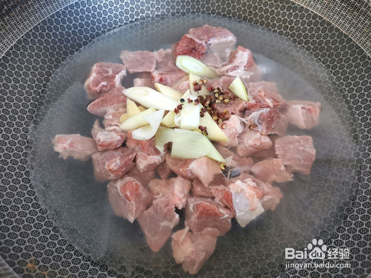 西红柿土豆烧牛腩的做法