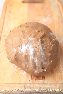 巧用红茶做出新式面包——红茶核桃面包