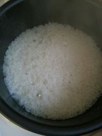 如何使米饭不会粘锅