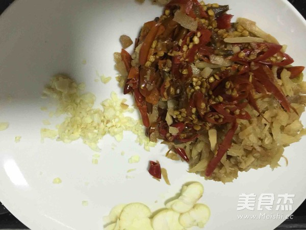 泡椒牛肉丝的做法