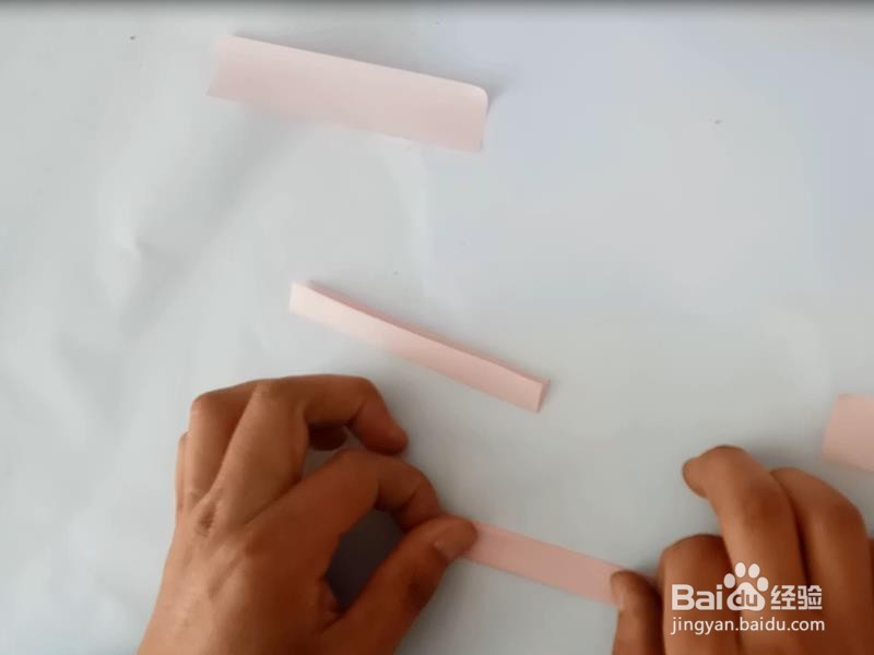 小风车的折法很简单的哦！