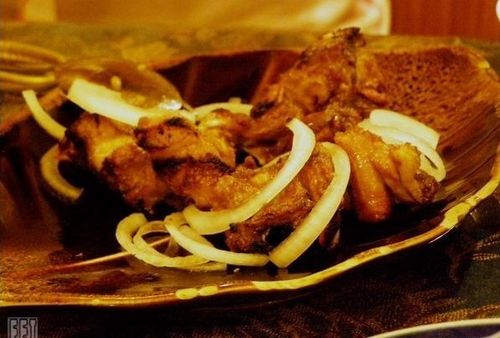 怎样在新疆旅游时找美食