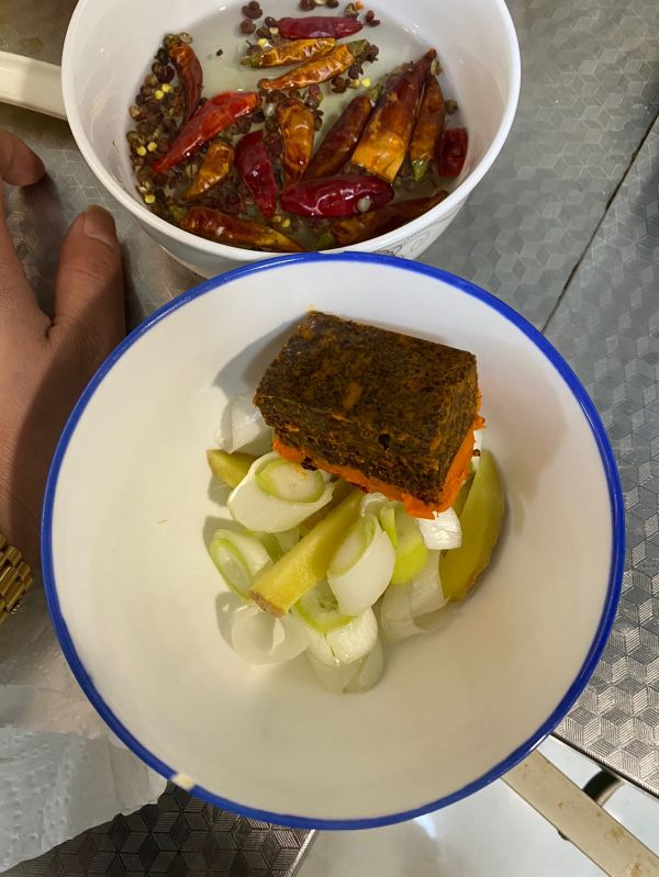 花儿麻辣鸡翅尖