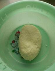 韮菜馅饼的面如何做?