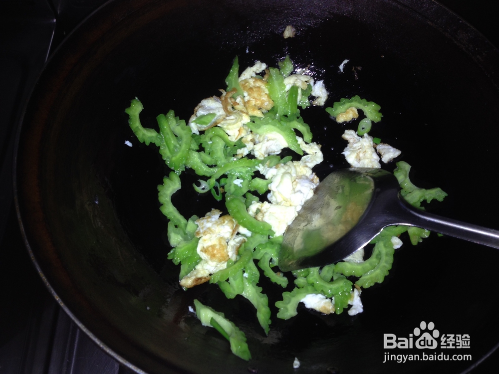 苦瓜炒鸡蛋——做颜色漂亮美味的苦瓜炒鸡蛋