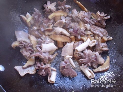 香菇炒鸭胗