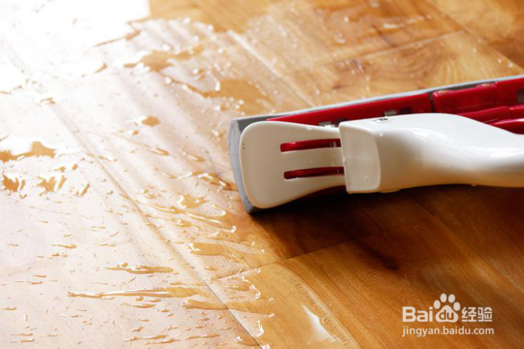 如何使用美丽雅飞翼拖把快速有效的拖地