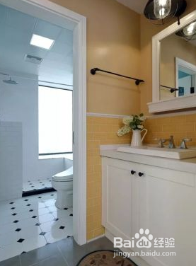 卫生间对大门怎么化解