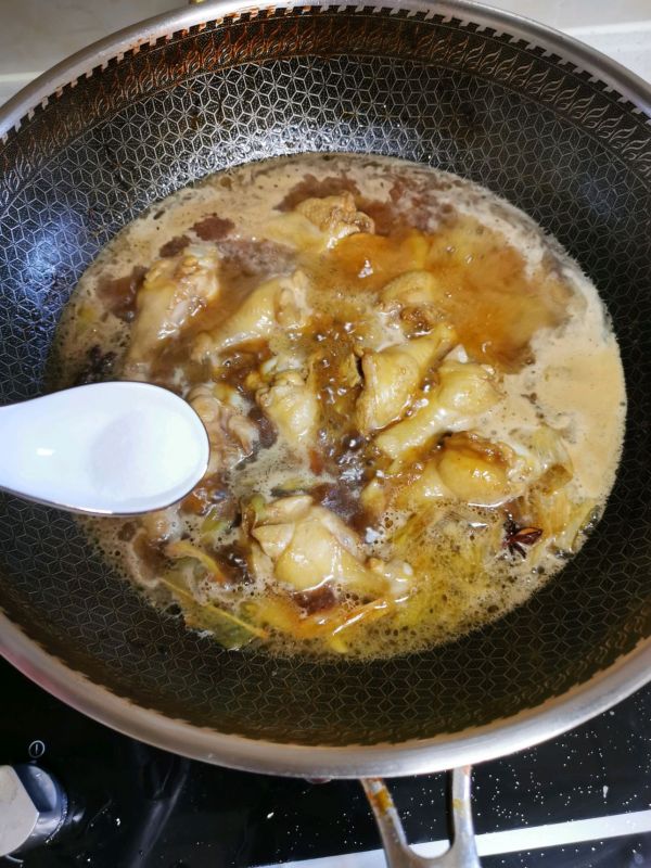 醇香啤酒鸡翅根烧土豆