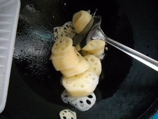 清炒韭苔小荷鲜