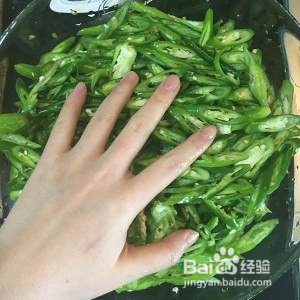 健康养生佳品青椒兔的做法