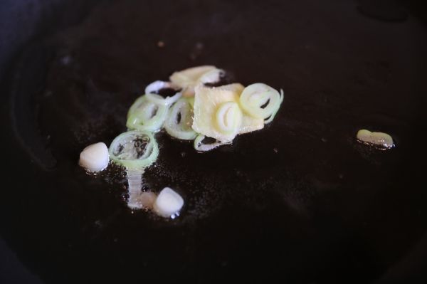 茄丁时蔬鸡蛋拌面