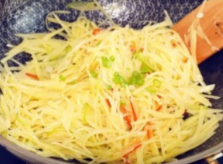 醋溜土豆丝,你真的会溜吗?记住这三点,一定好吃!