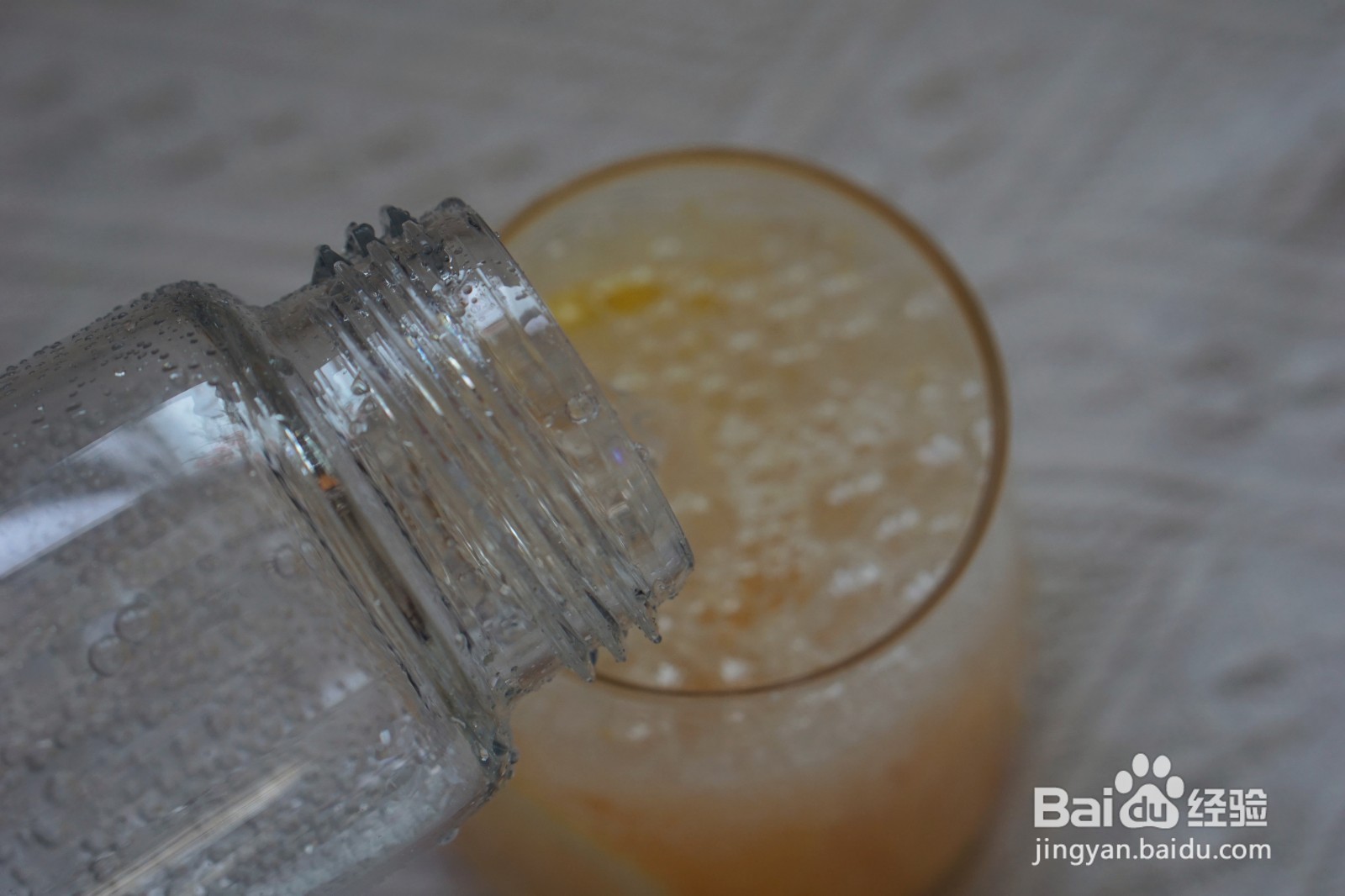 黄桃柠檬气泡水