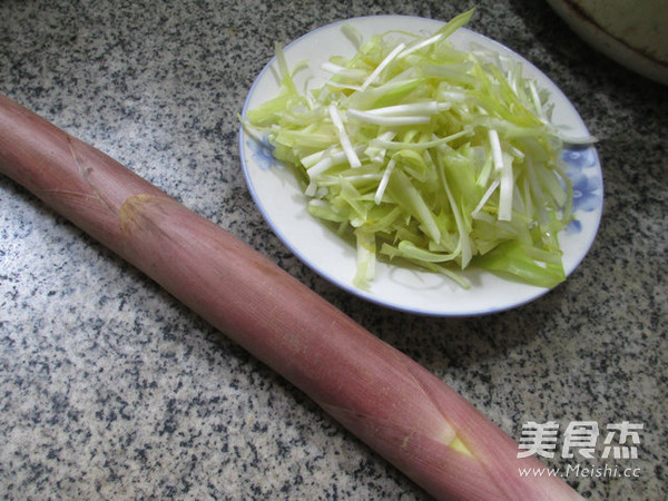 韭菜芽炒雷笋