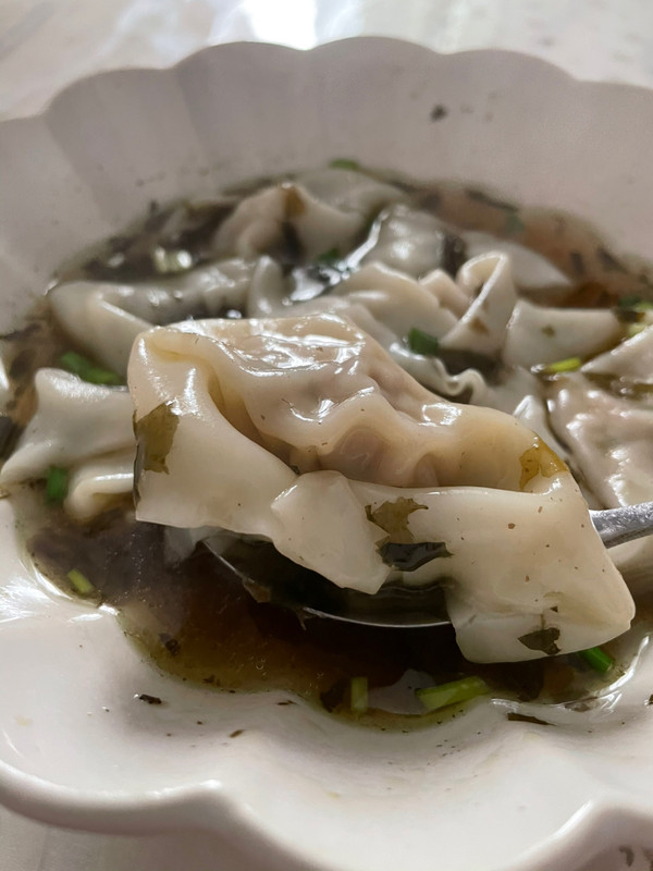 葱油橄榄菜大馄饨