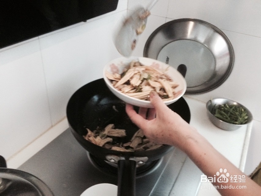 草菇腐竹炒肉丝