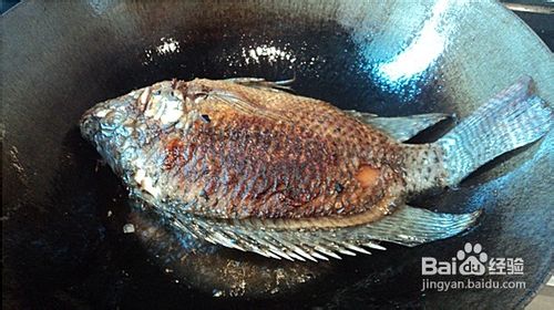 煎焗黑鲫鱼