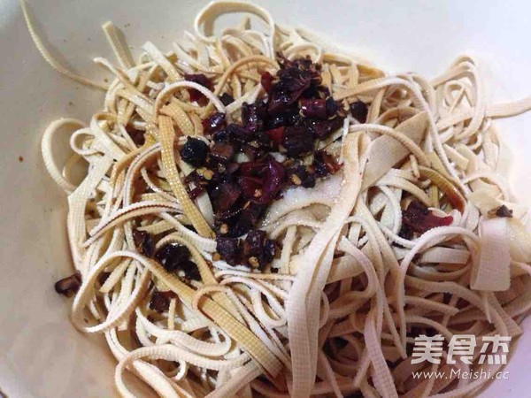 凉拌豆皮的做法