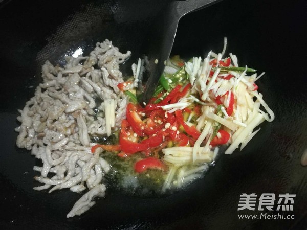 酸辣冬笋炒肉丝