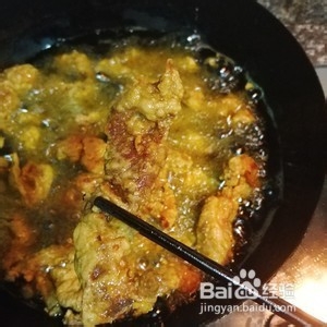 如何做出一道香辣酥脆的酥肉?