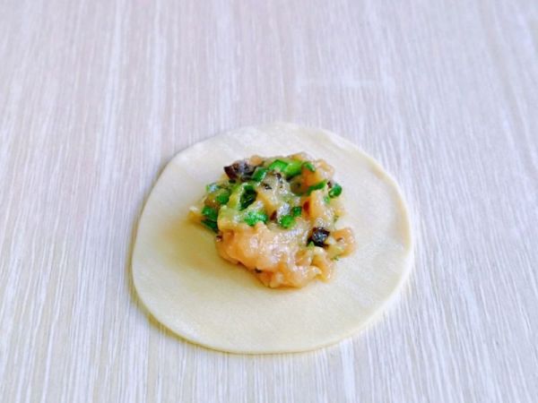 韭菜木耳猪肉水饺