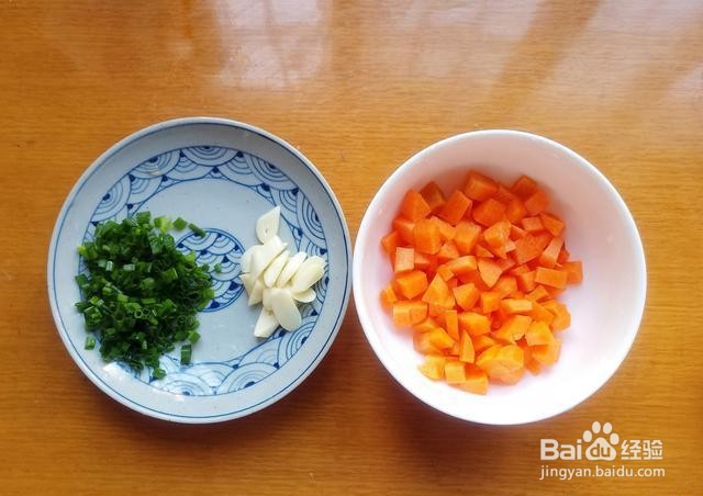 家庭自制板栗肉丁焖饭