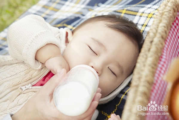 给婴儿热奶注意事项