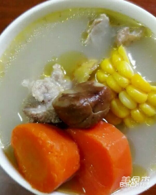 排骨板栗玉米红萝卜汤