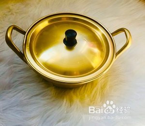 教你制作美味的辣年糕火锅