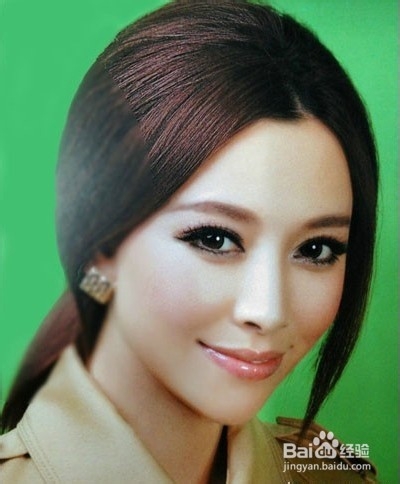 中长发低马尾扎发图解