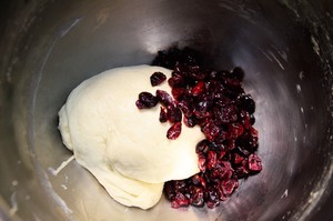 蔓越莓全麦软欧包的做法