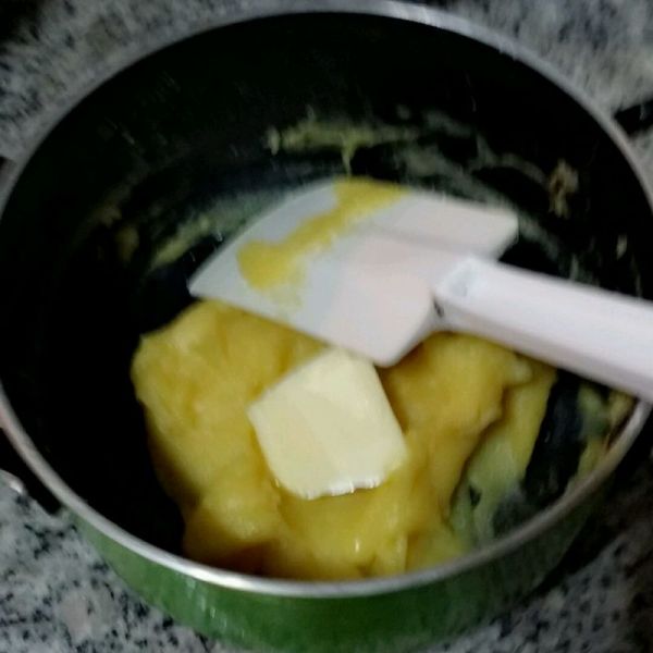 脆糖杏仁维也纳蛋糕
