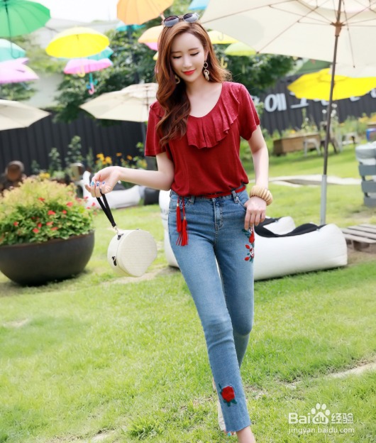 紧身牛仔裤为什么能火那么久，女人爱穿男人爱看