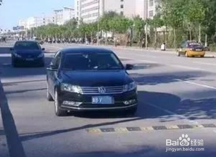 什么是“减速带”应该怎么行驶通过“减速带”