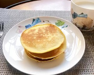 营养早餐酸奶蛋饼的制作