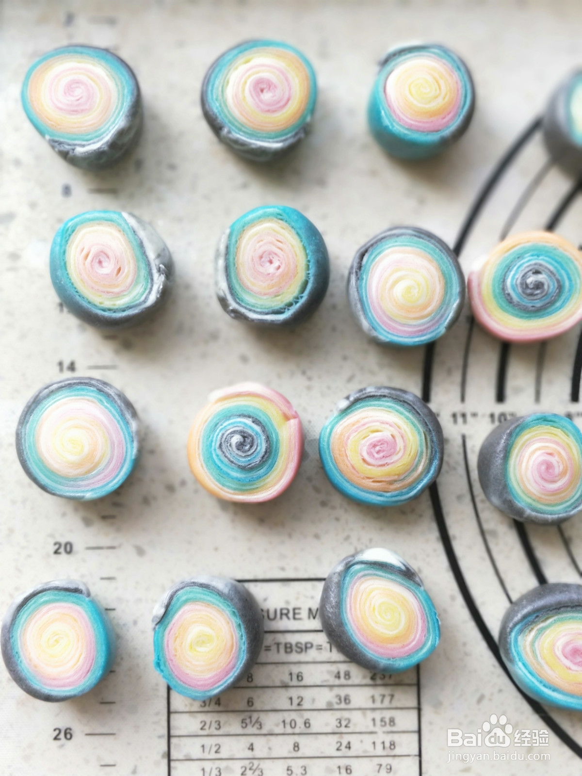 彩虹蛋黄酥的做法